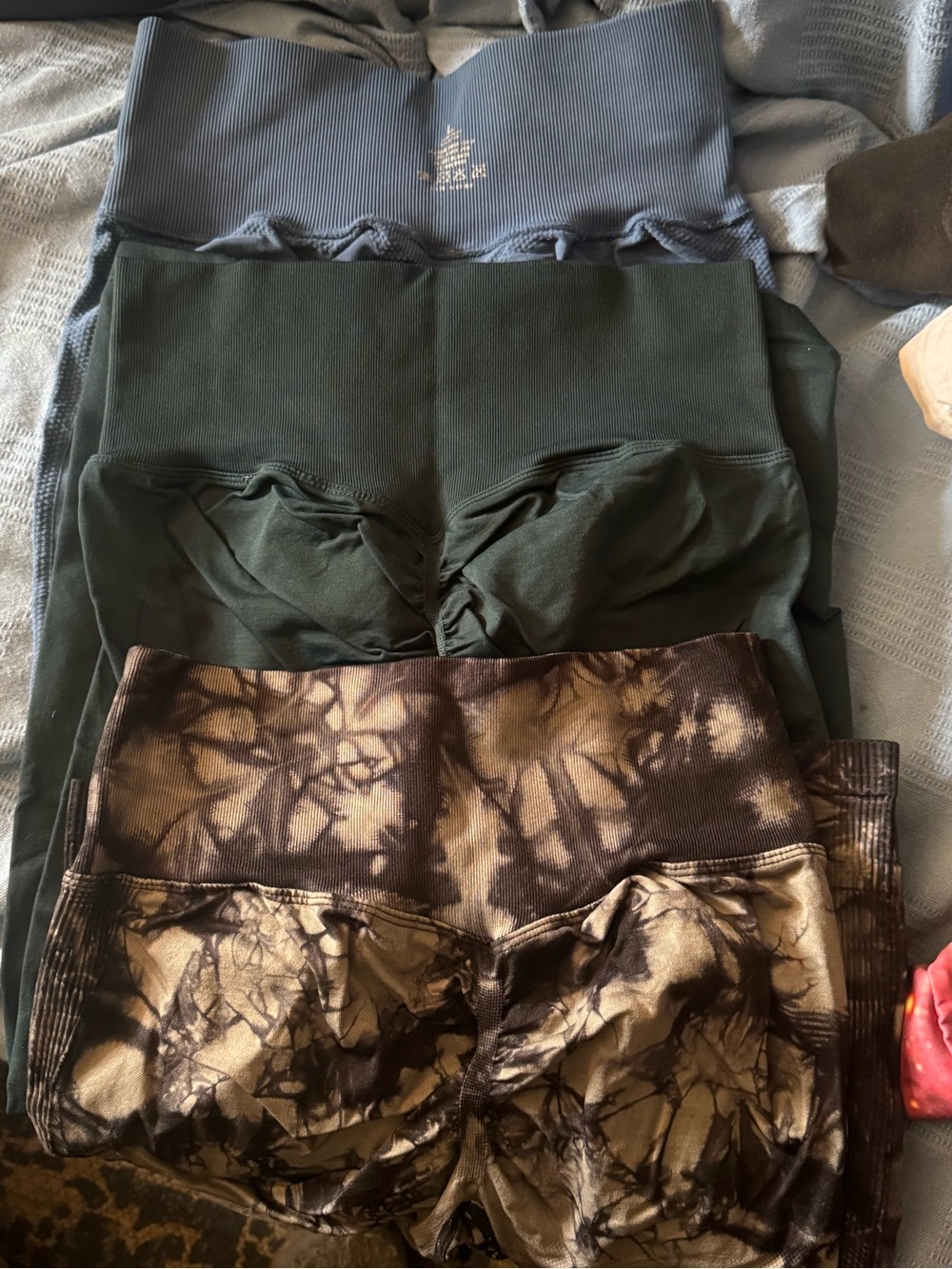 Women’s booty contouring leggings